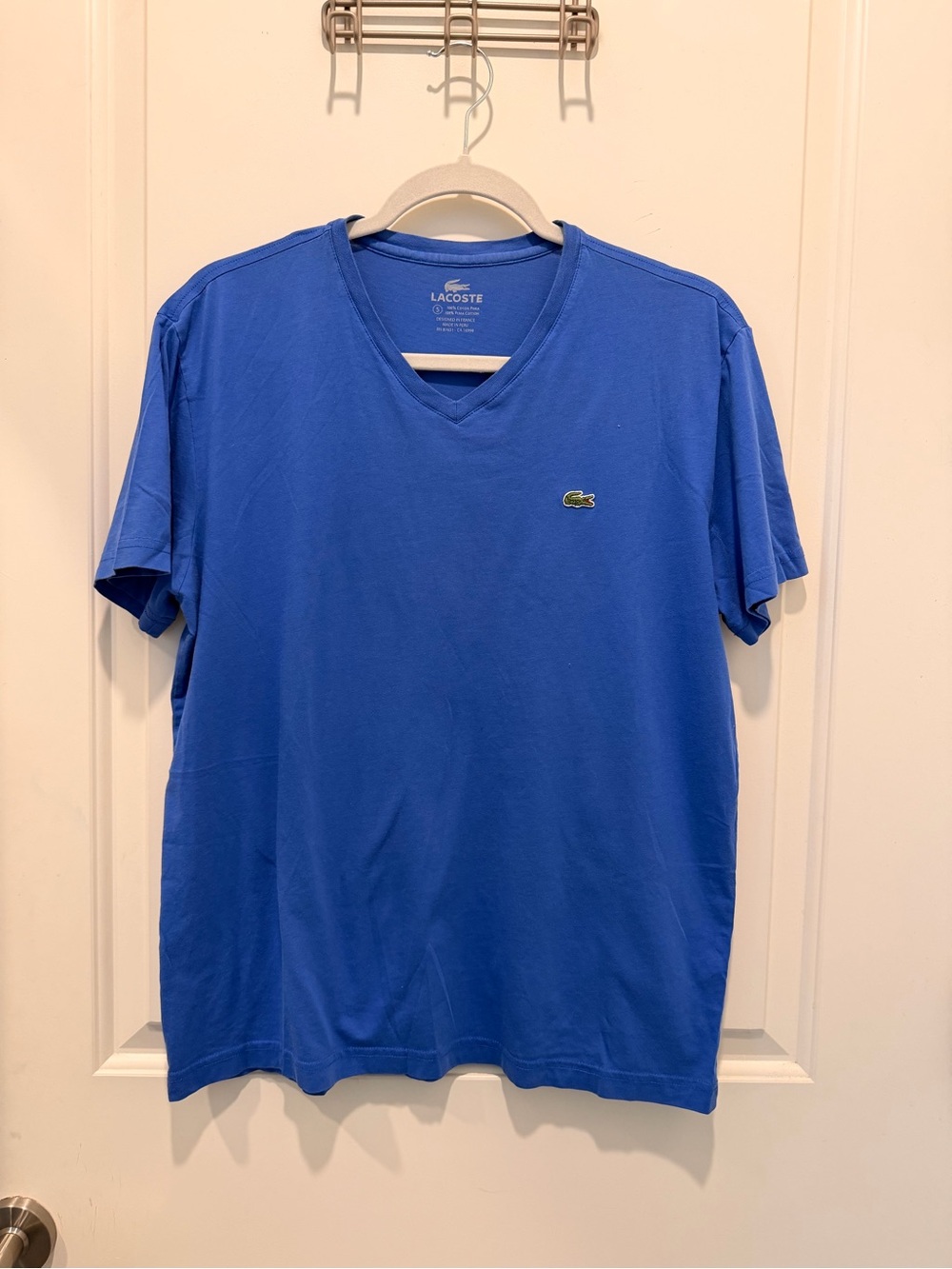 Lacoste Men's Short Sleeve V-Neck Pima Cotton T-Shirt
Blue Size 5
